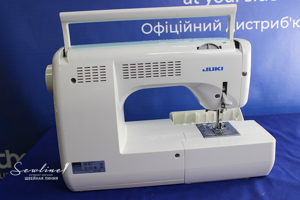 Juki Quilt Majestic QM 700, вид сзади Juki Quilt Majestic QM 700, вид сзади